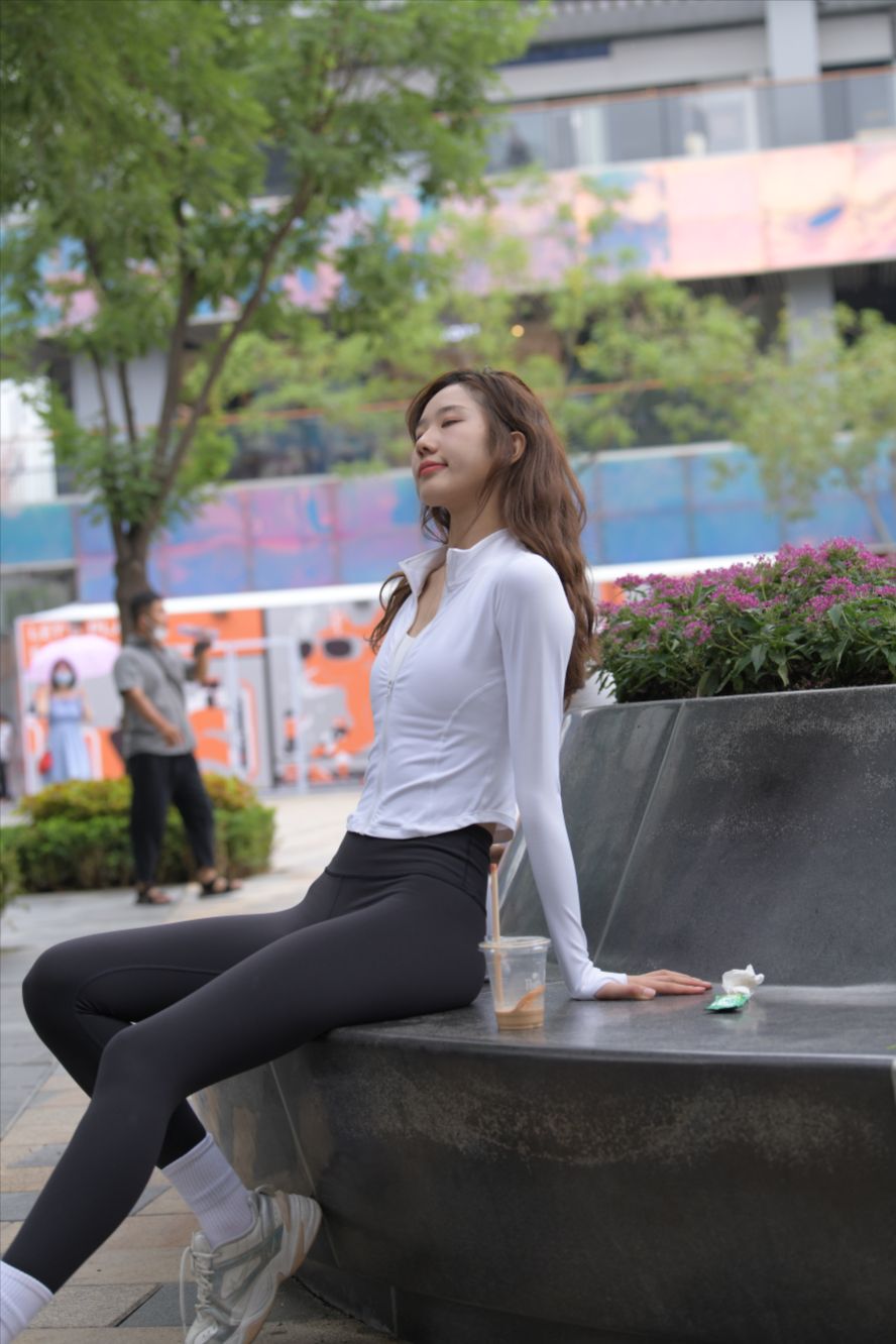 图片[9]-黑色瑜伽裤运动系高挑美女(套图+视频)-图满多