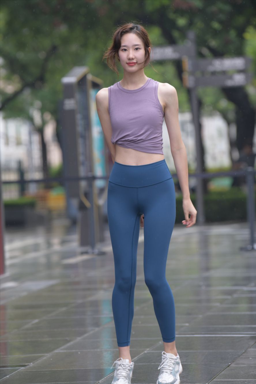 图片[4]-蓝色瑜伽裤运动系高挑美女(套图+视频)-图满多