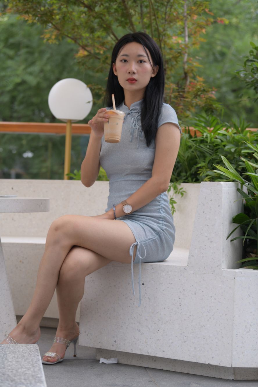 图片[8]-蓝裙美女(套图+视频)-图满多