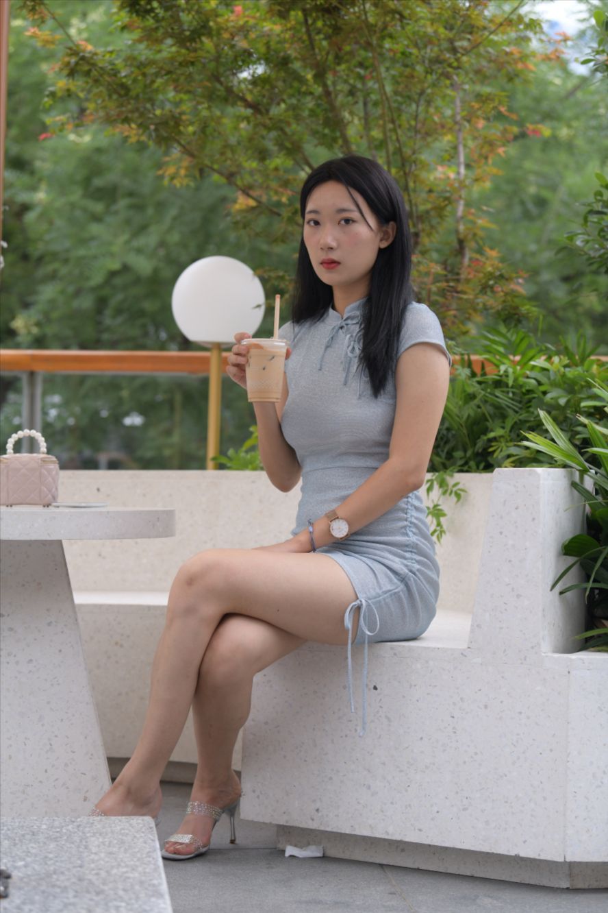 图片[7]-蓝裙美女(套图+视频)-图满多