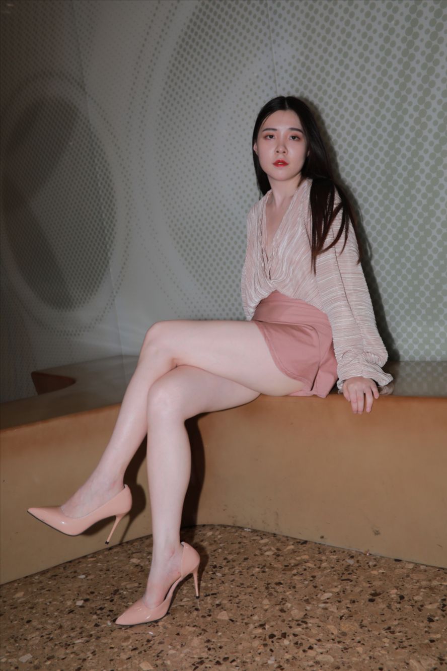 图片[4]-粉色短裙小姐姐(套图+视频)-图满多