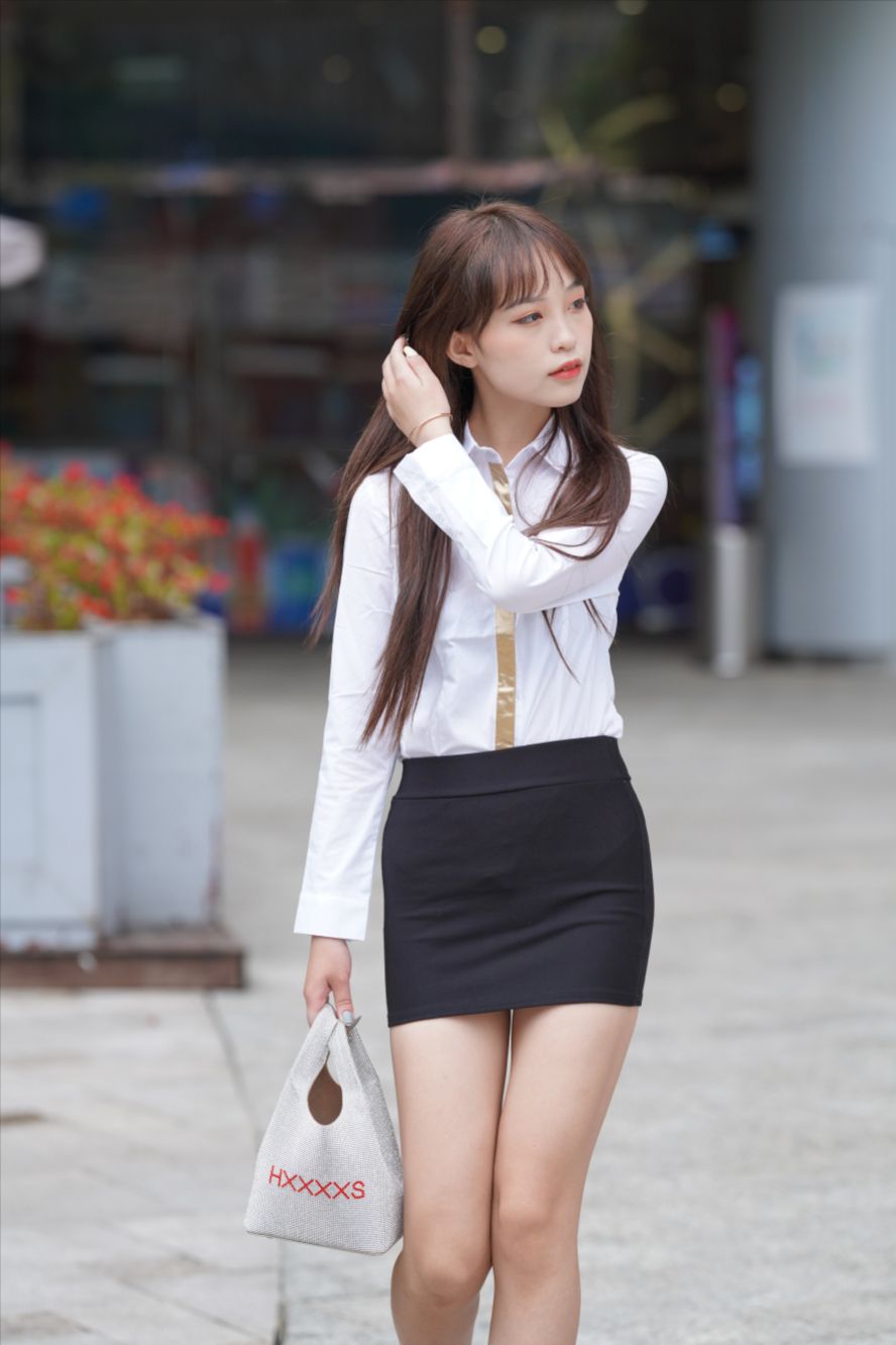 制服长腿美女(套图+视频)-图满多