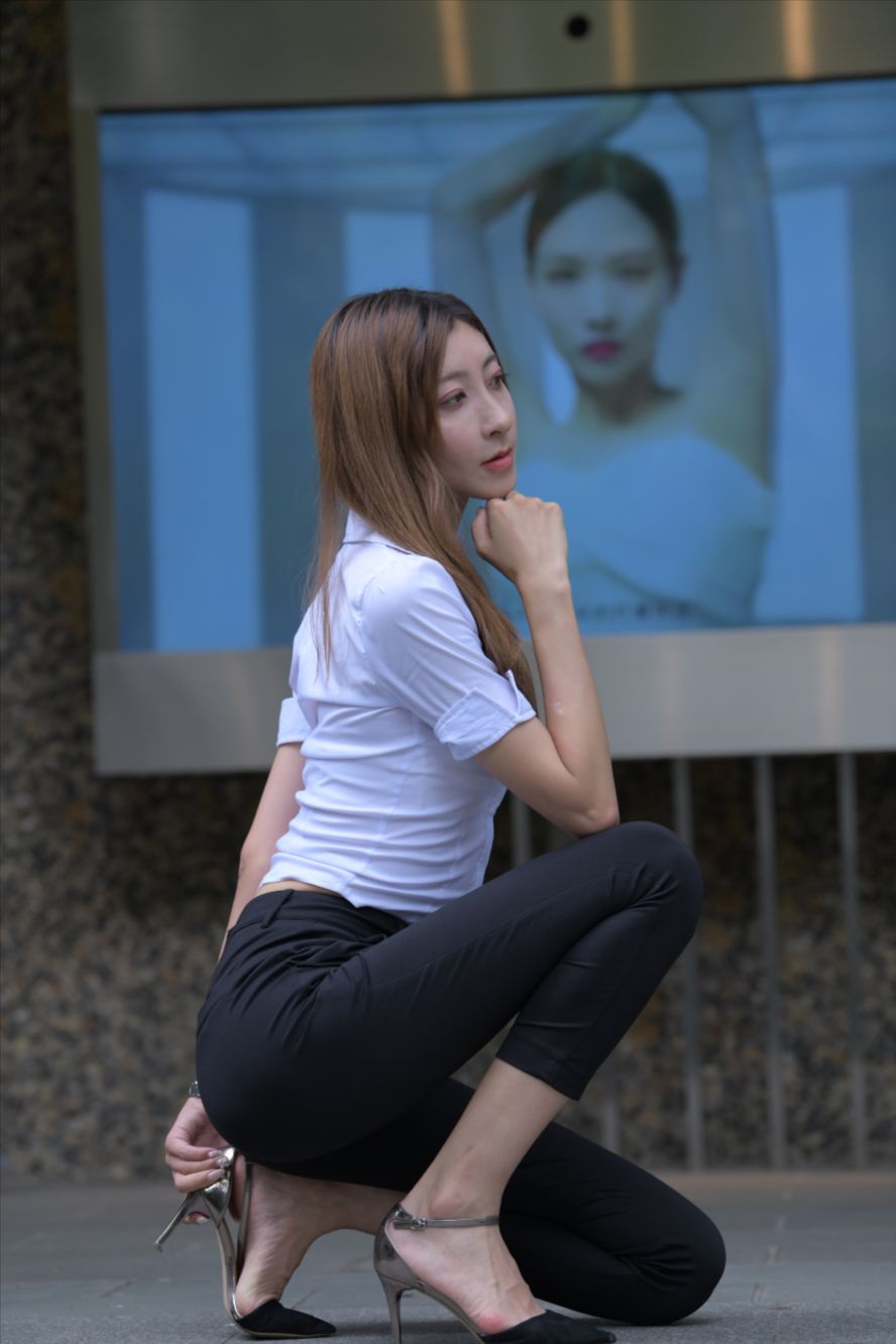 图片[4]-黑色西裤美女-图满多