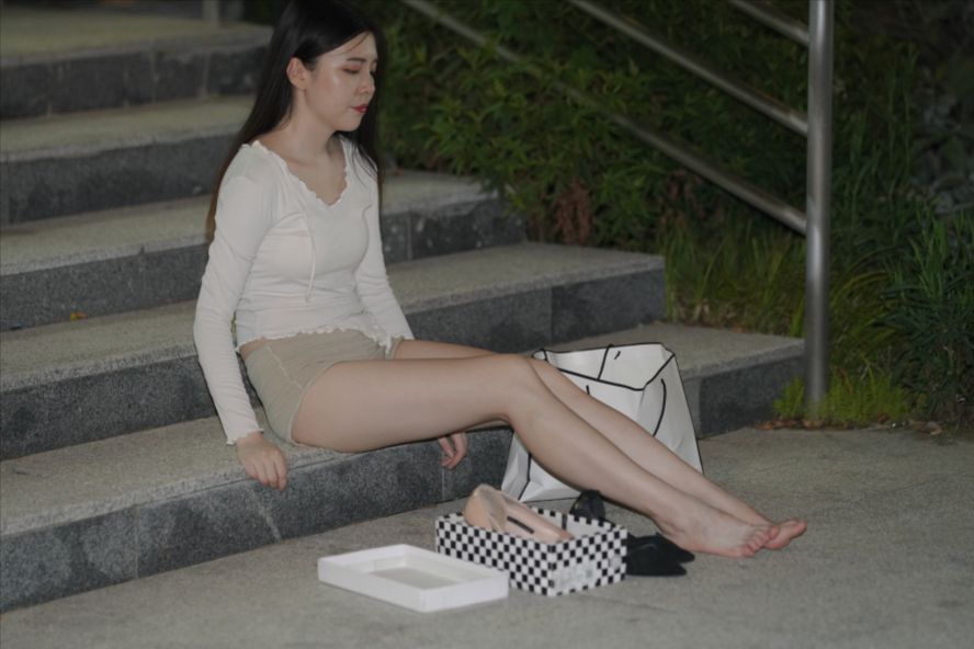 图片[6]-娇艳中透着一丝慵懒(套图+视频)-图满多