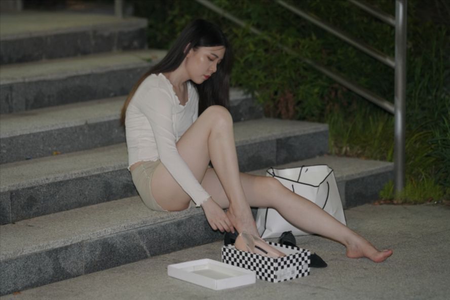 图片[7]-娇艳中透着一丝慵懒(套图+视频)-图满多