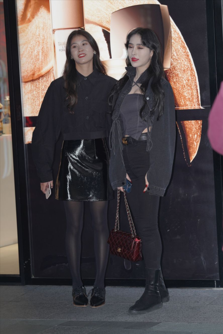 牛仔裤美眉-图满多