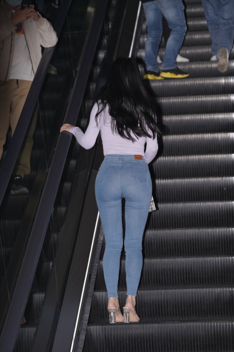 图片[4]-前凸后翘 紧牛美眉自信洒脱-图满多