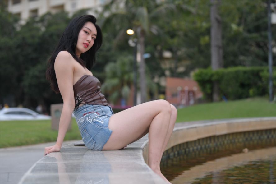 图片[9]-牛仔热裤美女(套图+视频)-图满多