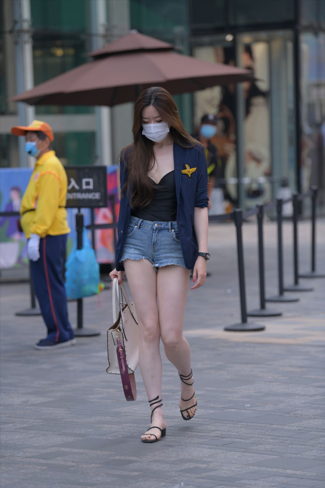 极品热裤美女-图满多