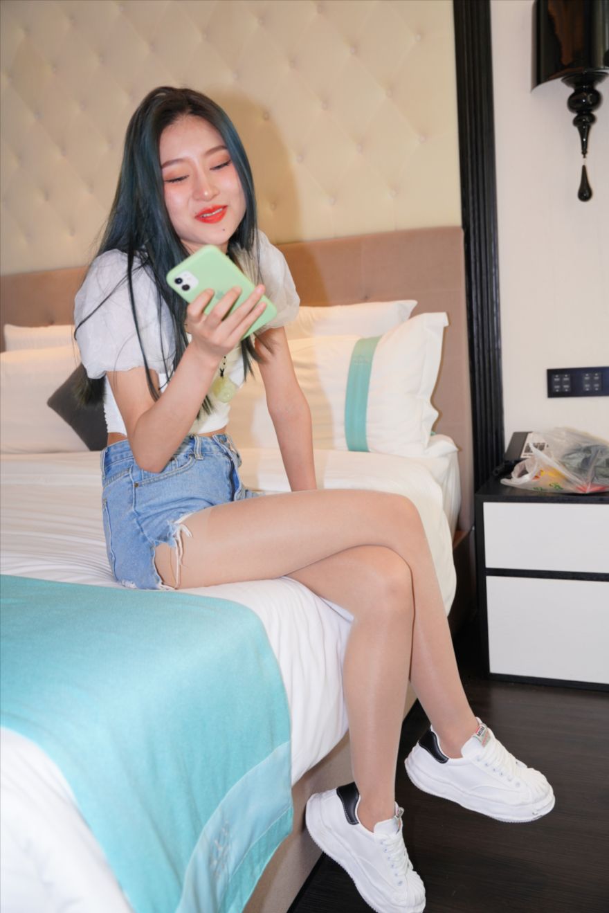 图片[2]-肉丝紧身牛仔热裤(套图+视频)-图满多