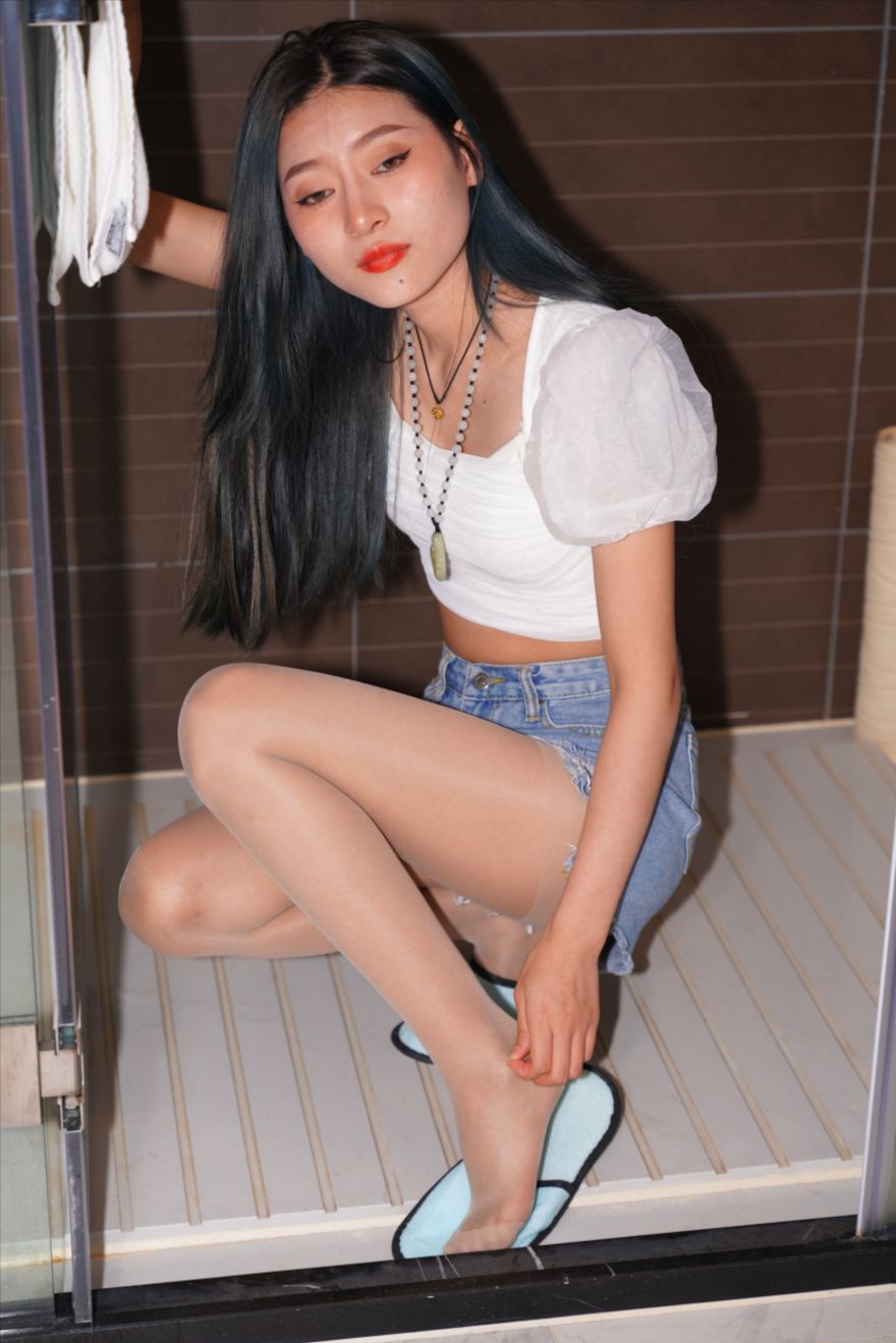 图片[8]-肉丝紧身牛仔热裤(套图+视频)-图满多