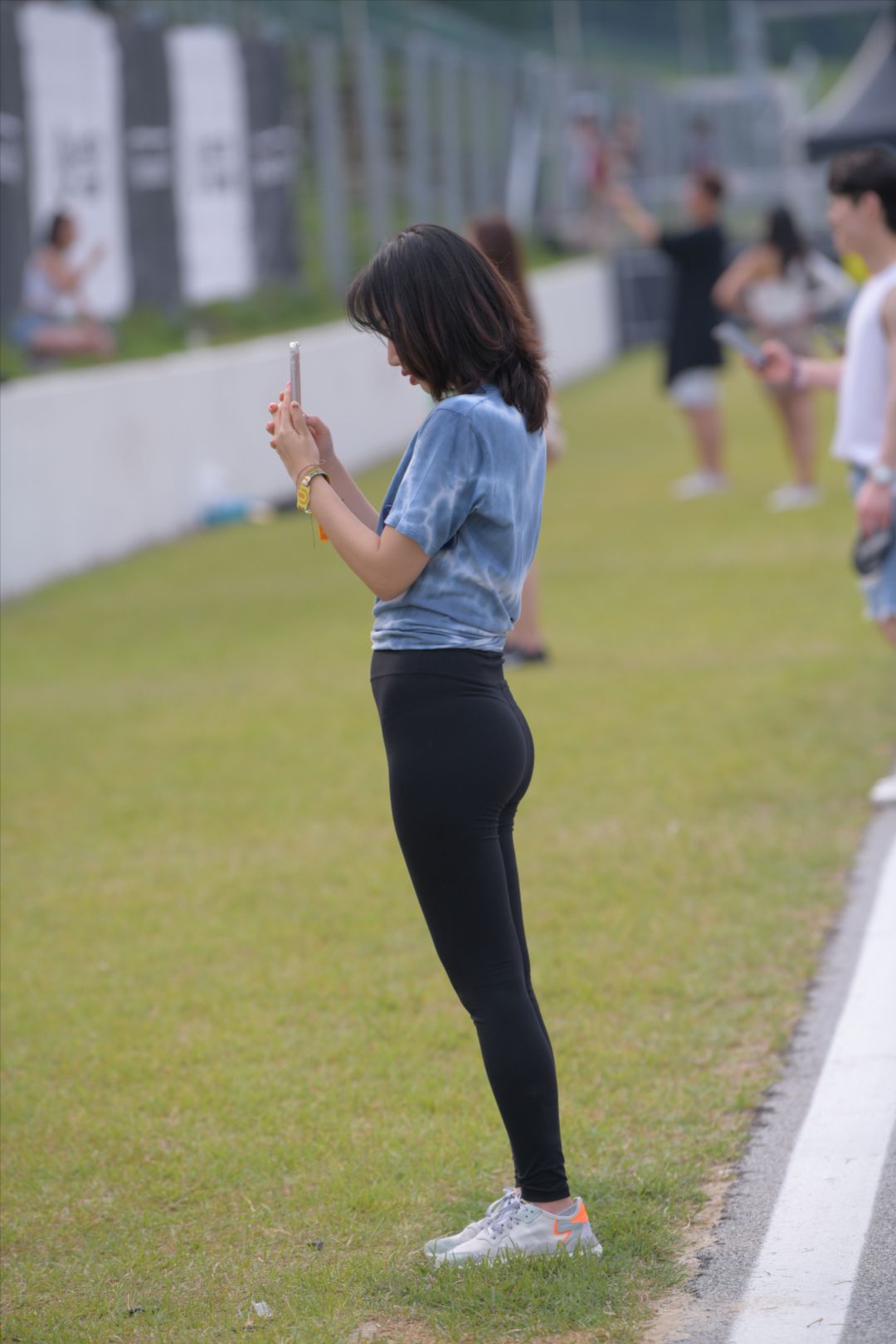 图片[4]-黑色瑜伽裤美女身材丰满-图满多