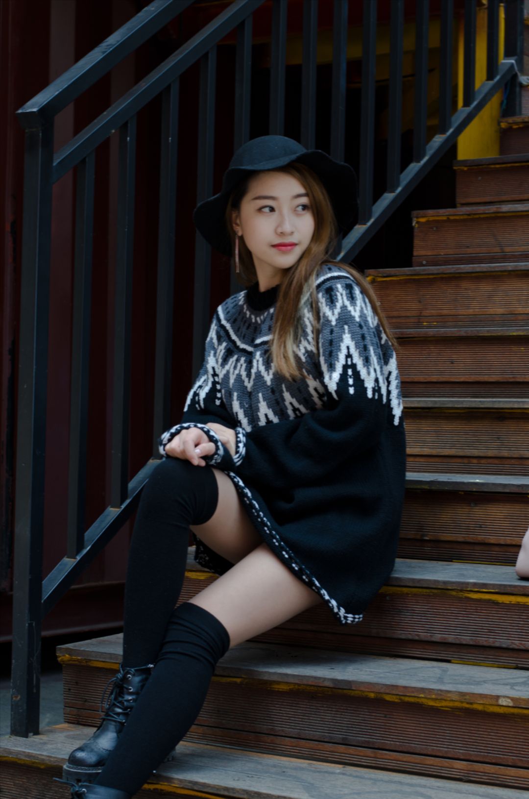 黑丝毛衣小姐姐-图满多