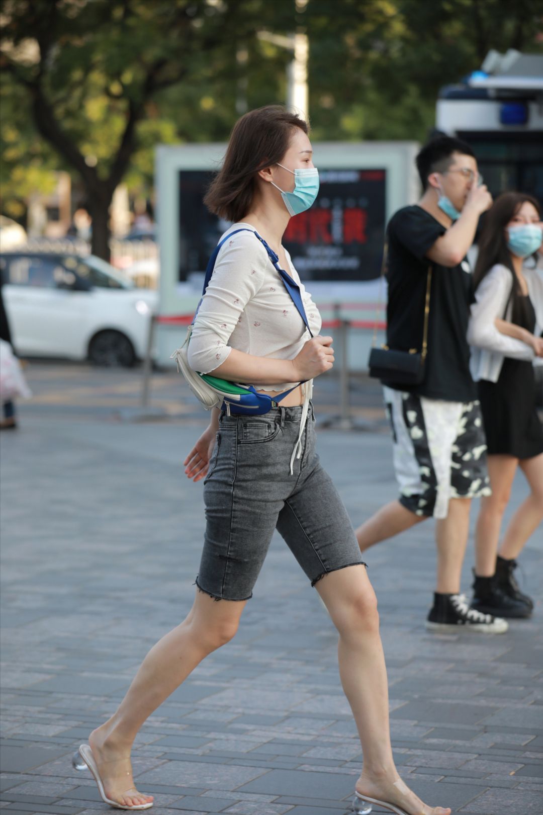 图片[3]-牛仔短裤长腿小姐姐-图满多