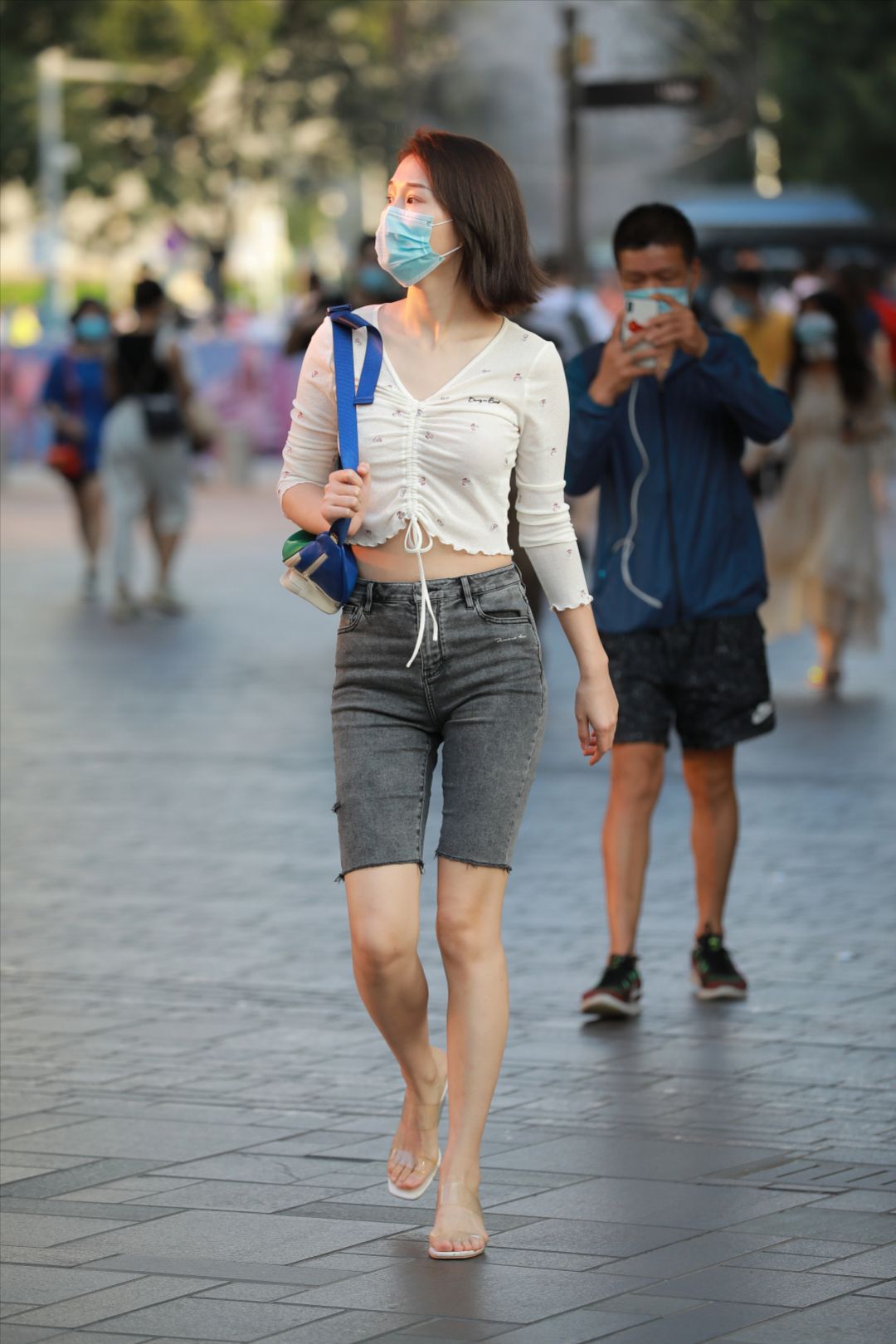 图片[6]-牛仔短裤长腿小姐姐-图满多