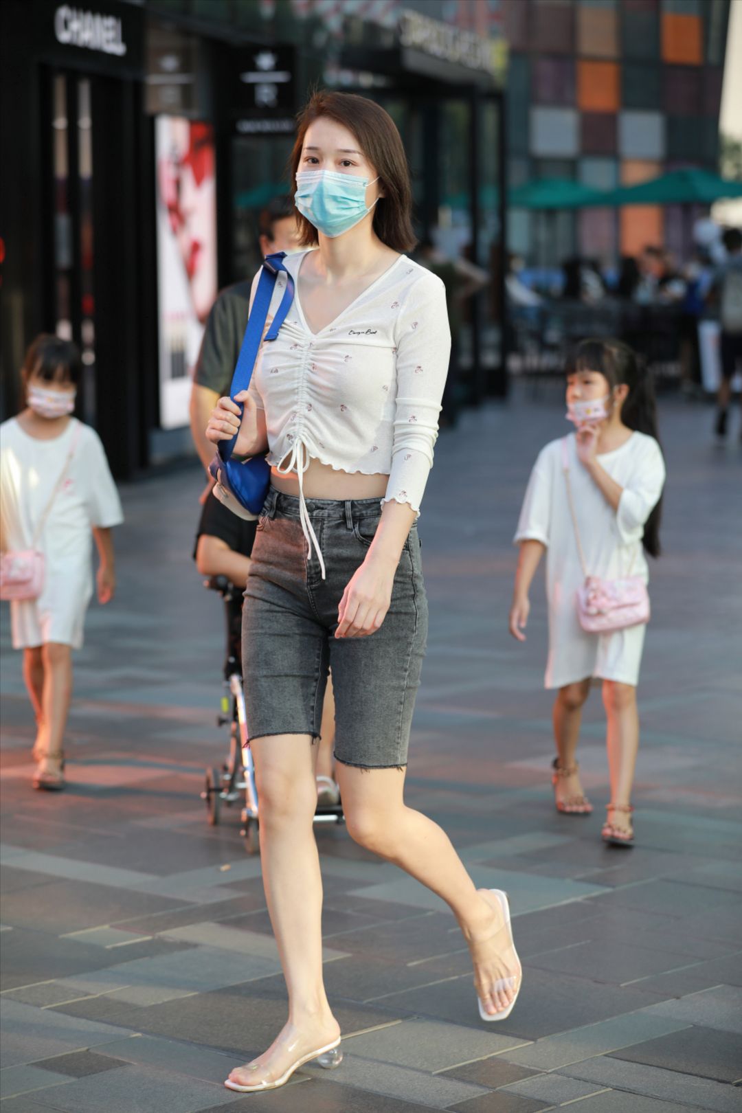 图片[7]-牛仔短裤长腿小姐姐-图满多