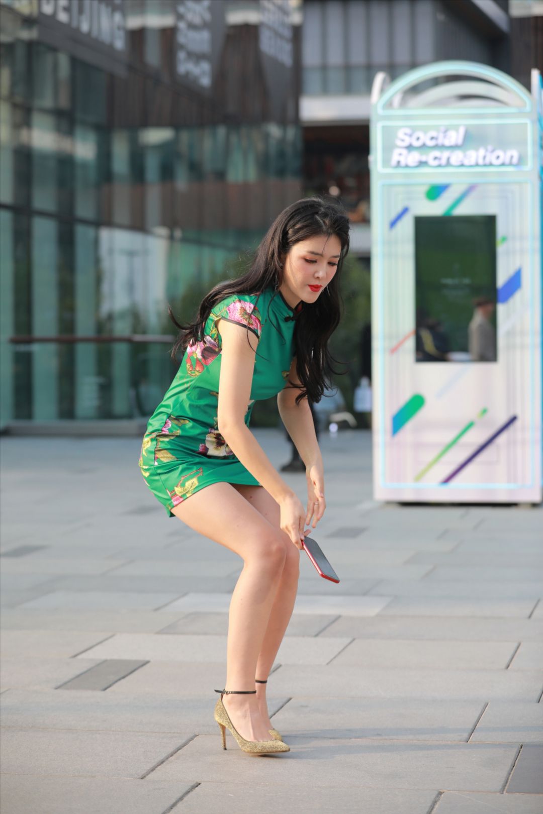 图片[4]-绿色旗袍少妇热舞(套图+视频)-图满多