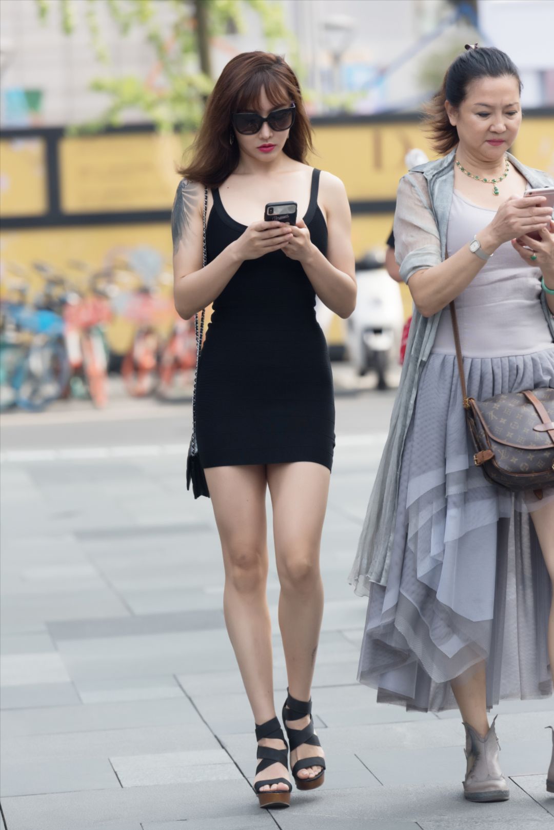 图片[2]-包臀裙纹身美女-图满多