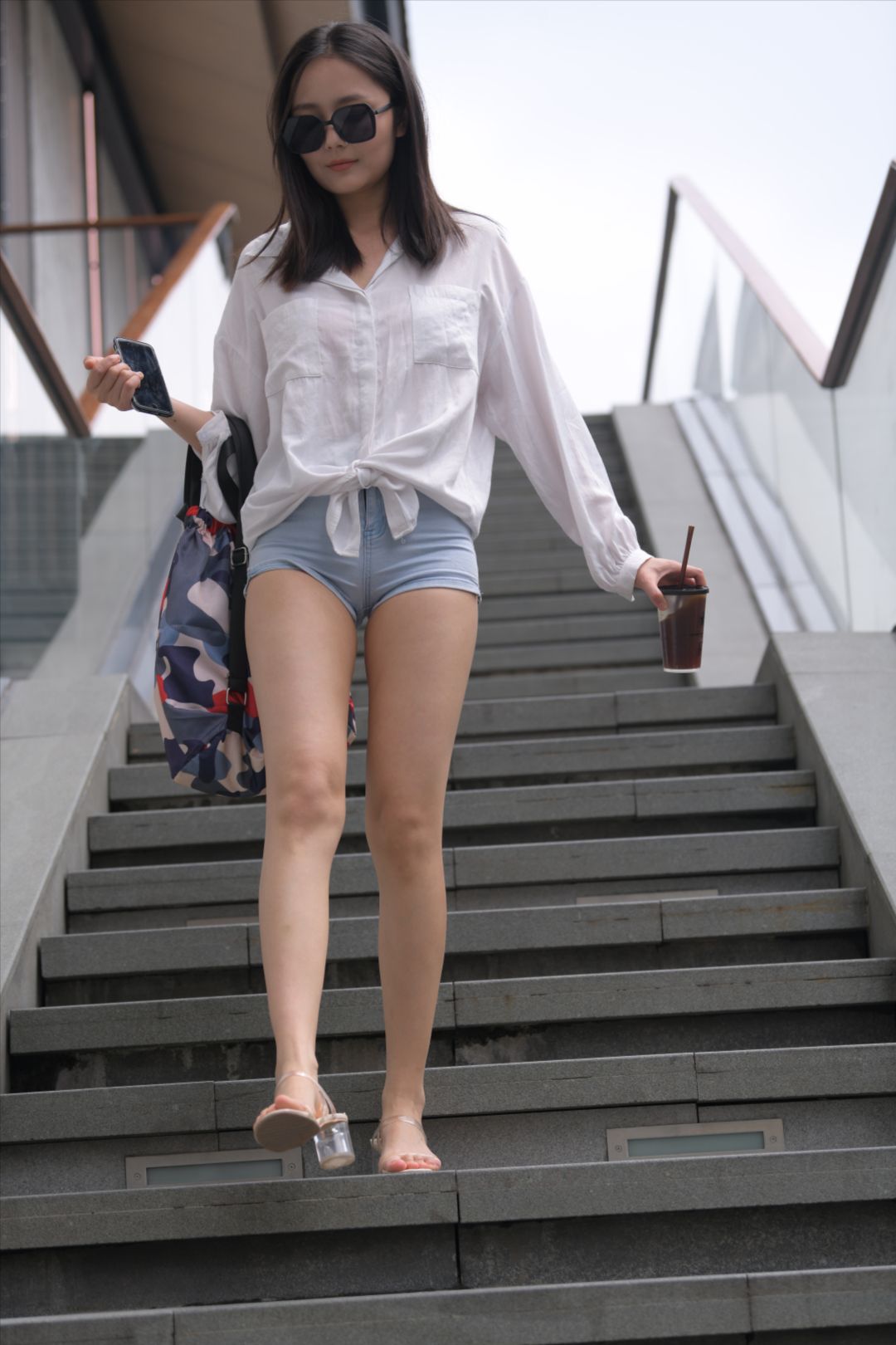 图片[3]-热裤美女(套图+视频)-图满多