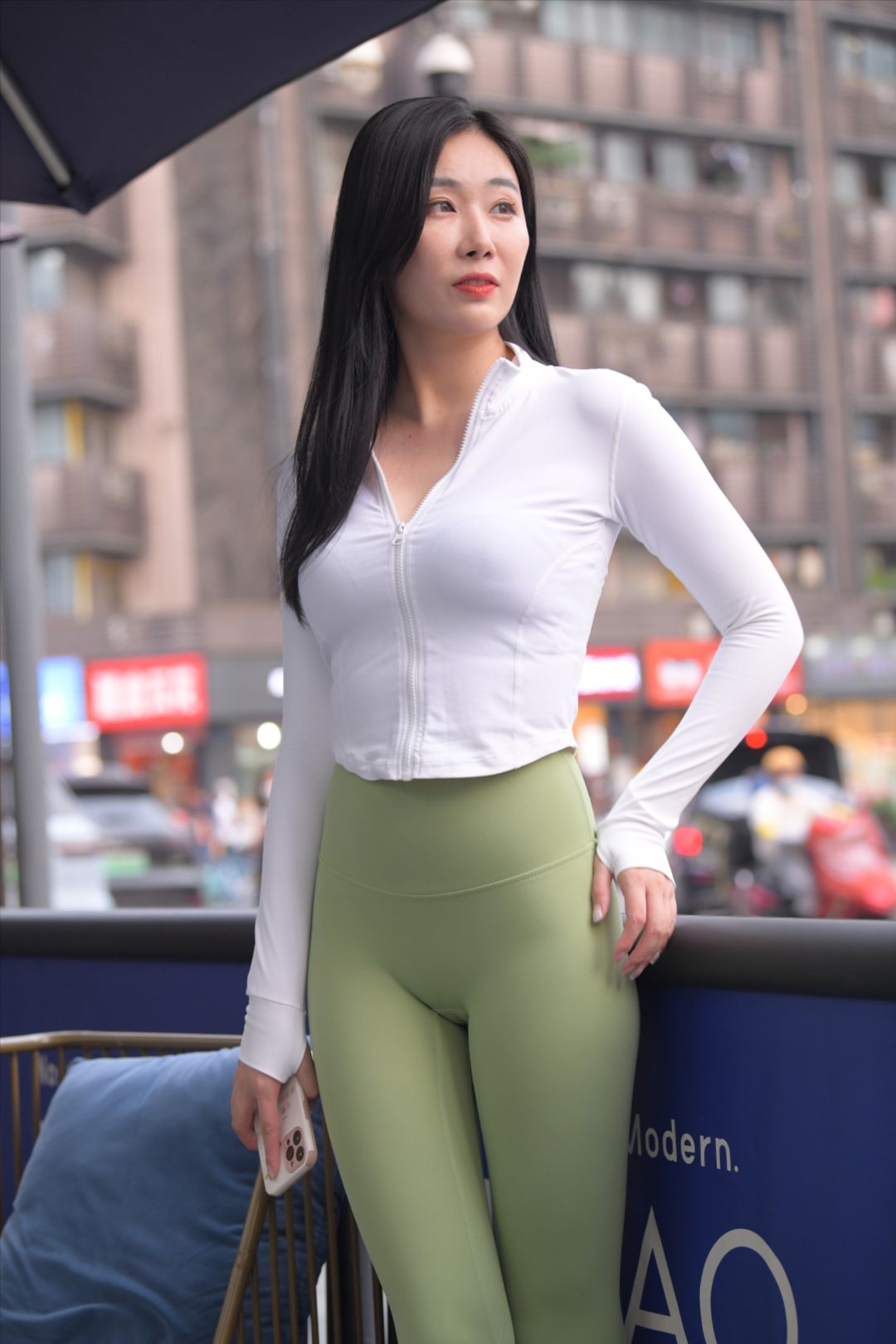 图片[6]-绿色紧身裤美女(套图+视频)-图满多