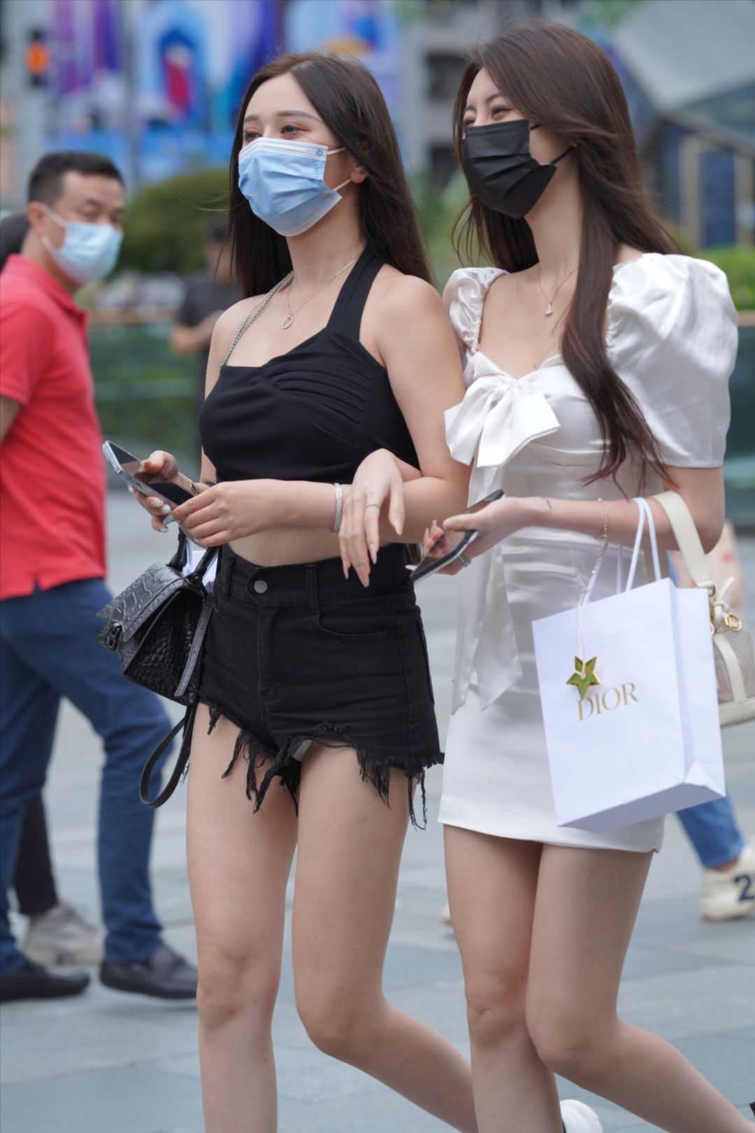 牛仔热裤-图满多