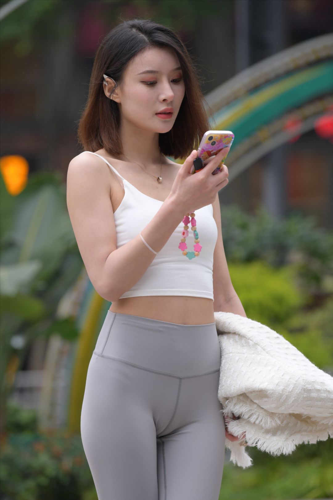 图片[2]-灰色瑜伽裤美女(套图+视频)-图满多