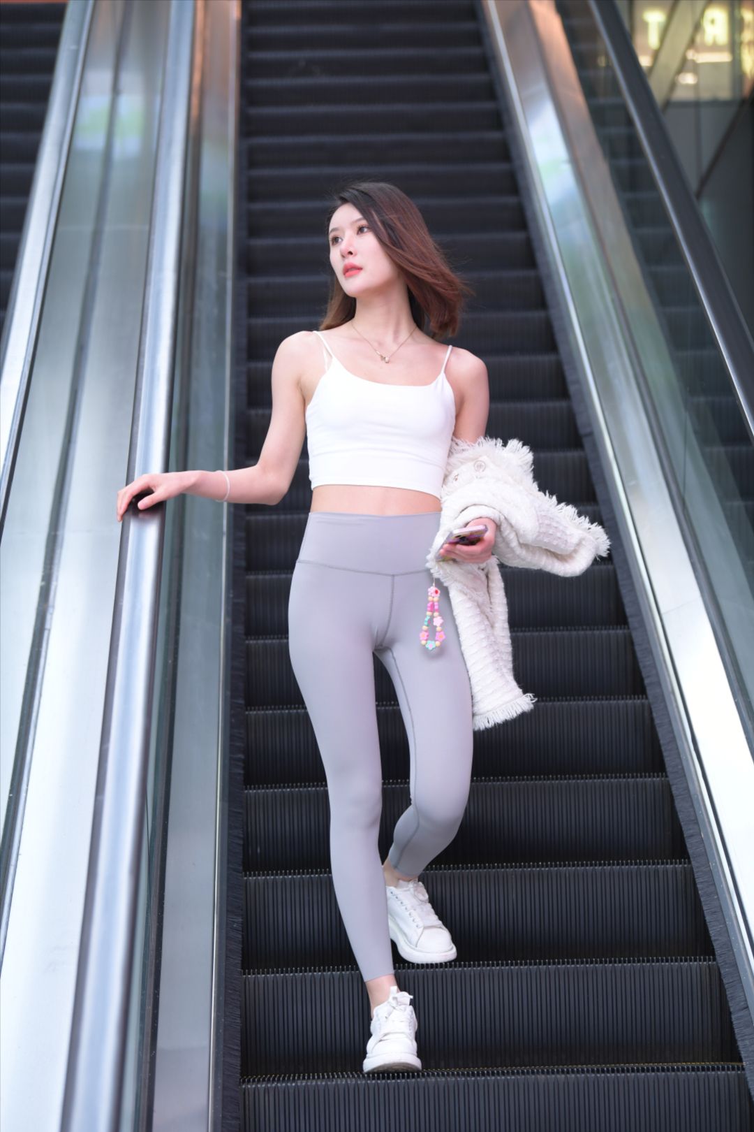 图片[6]-灰色瑜伽裤美女(套图+视频)-图满多