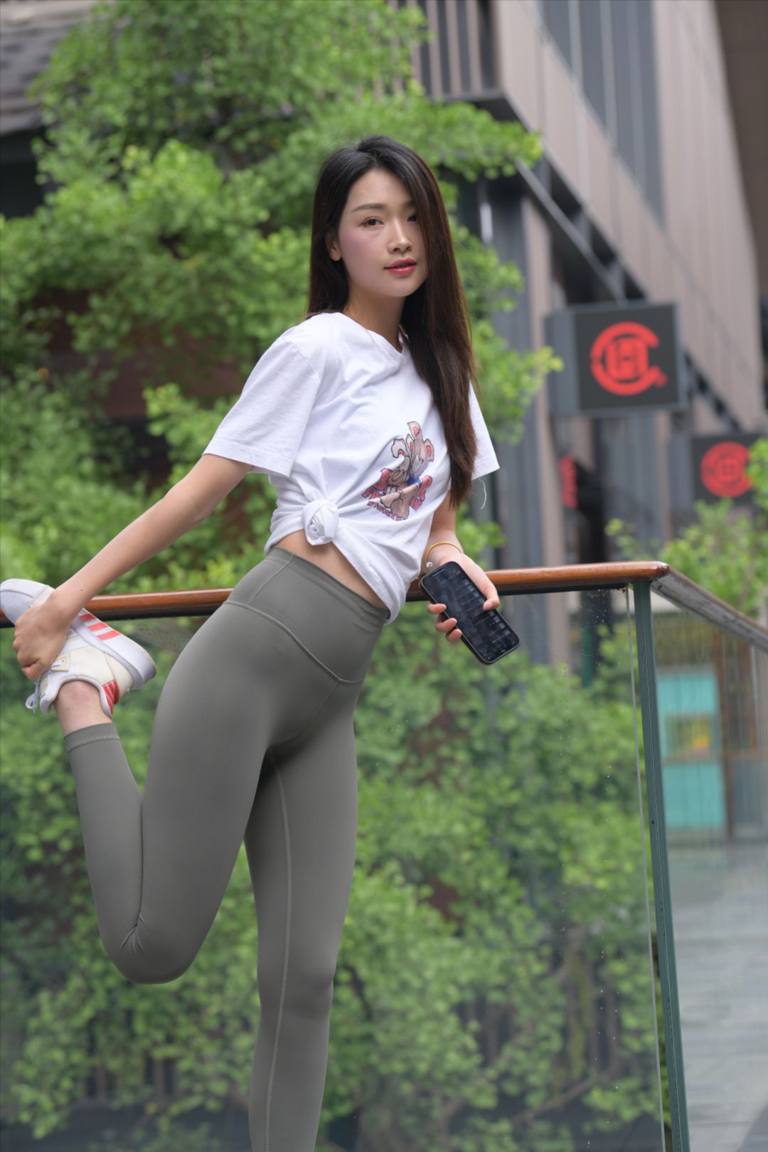 图片[3]-灰色瑜伽裤美女(套图+视频)-图满多