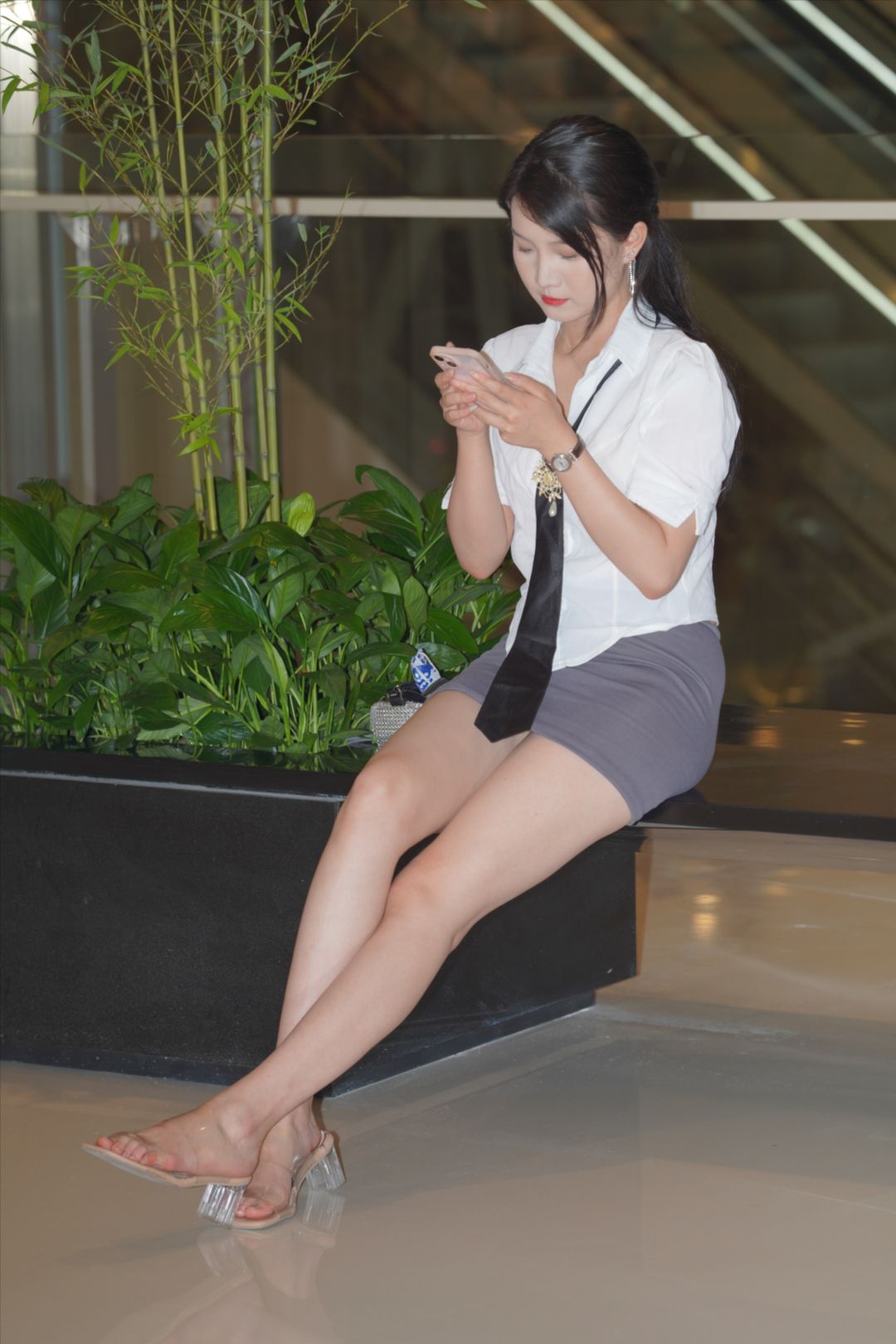 图片[7]-制服气质美女 面若桃花明眸皓齿(套图+视频)-图满多