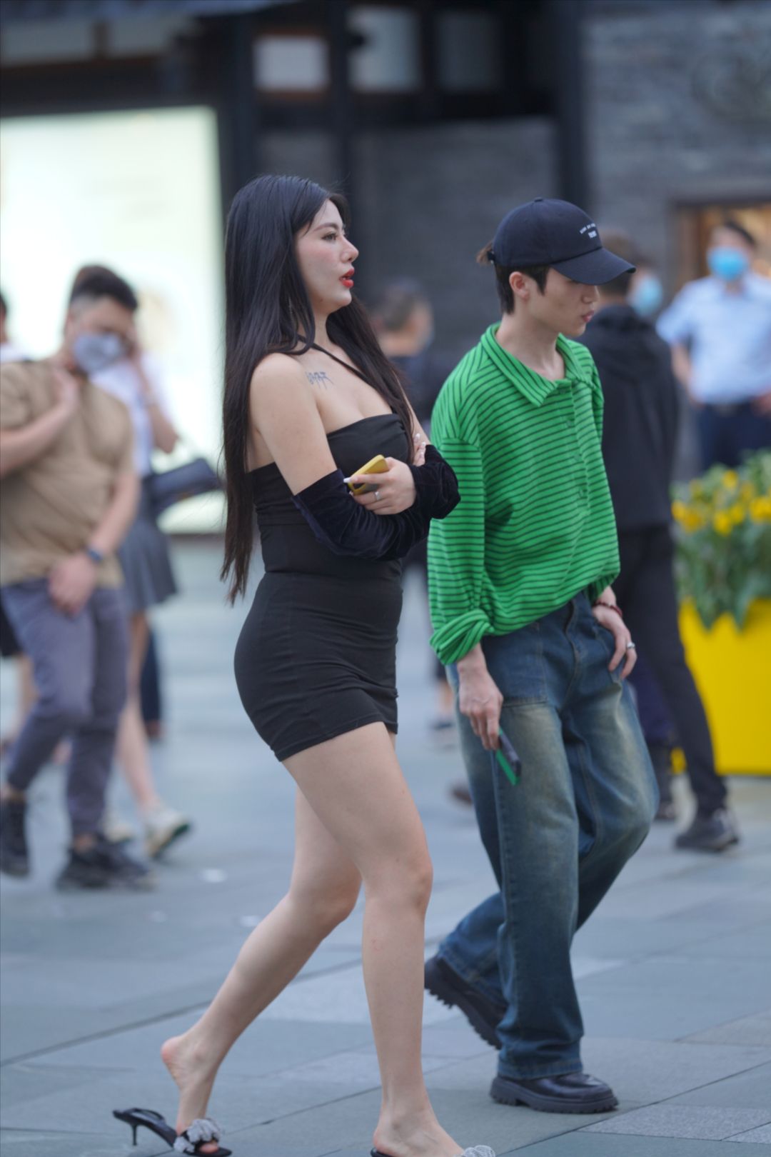 图片[3]-包臀裙露肩装-图满多