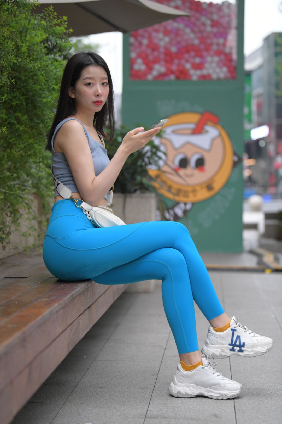 图片[2]-蓝色瑜伽裤美女(套图+视频)-图满多