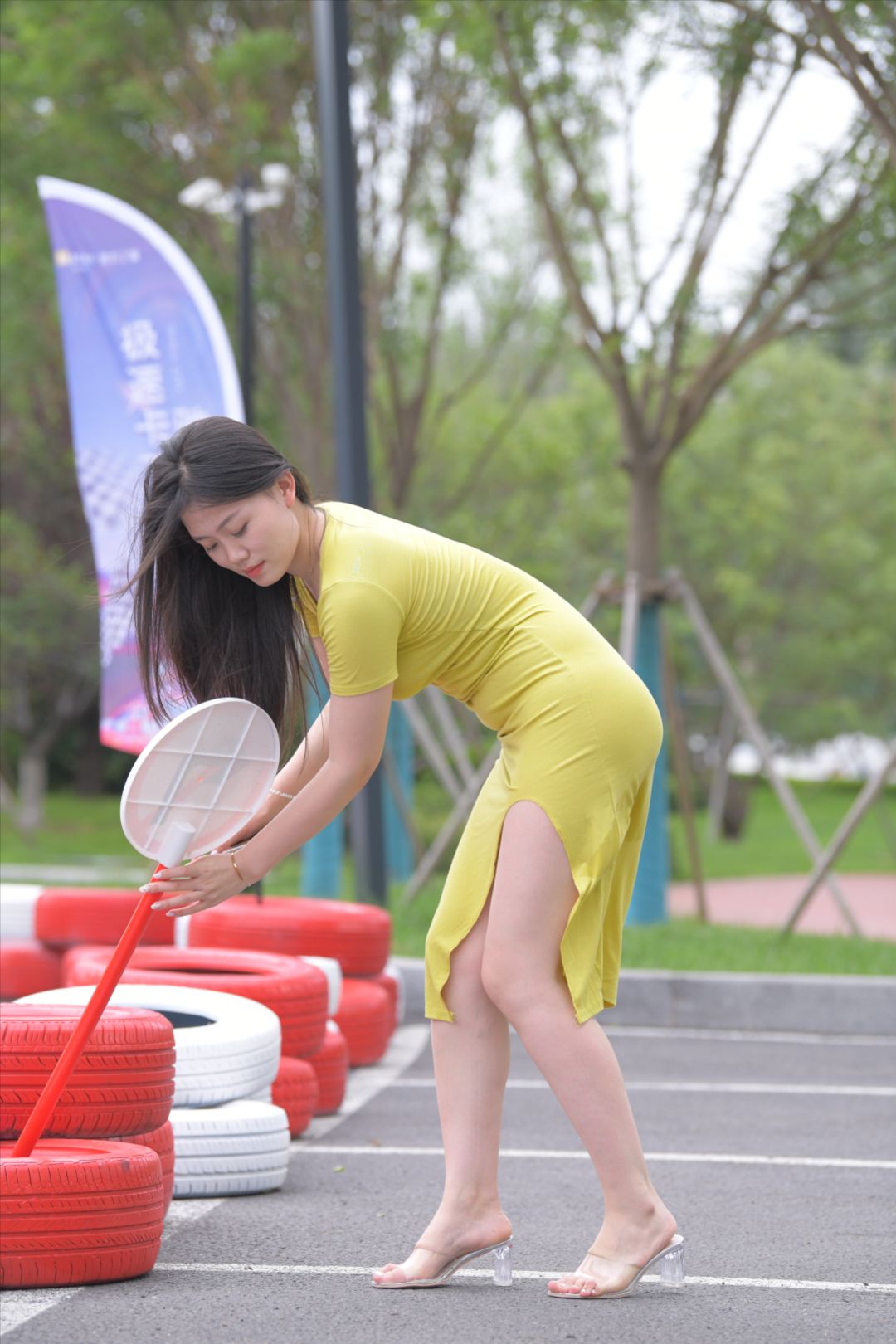 图片[10]-黄色长裙美女(套图+视频)[增补视频]-图满多