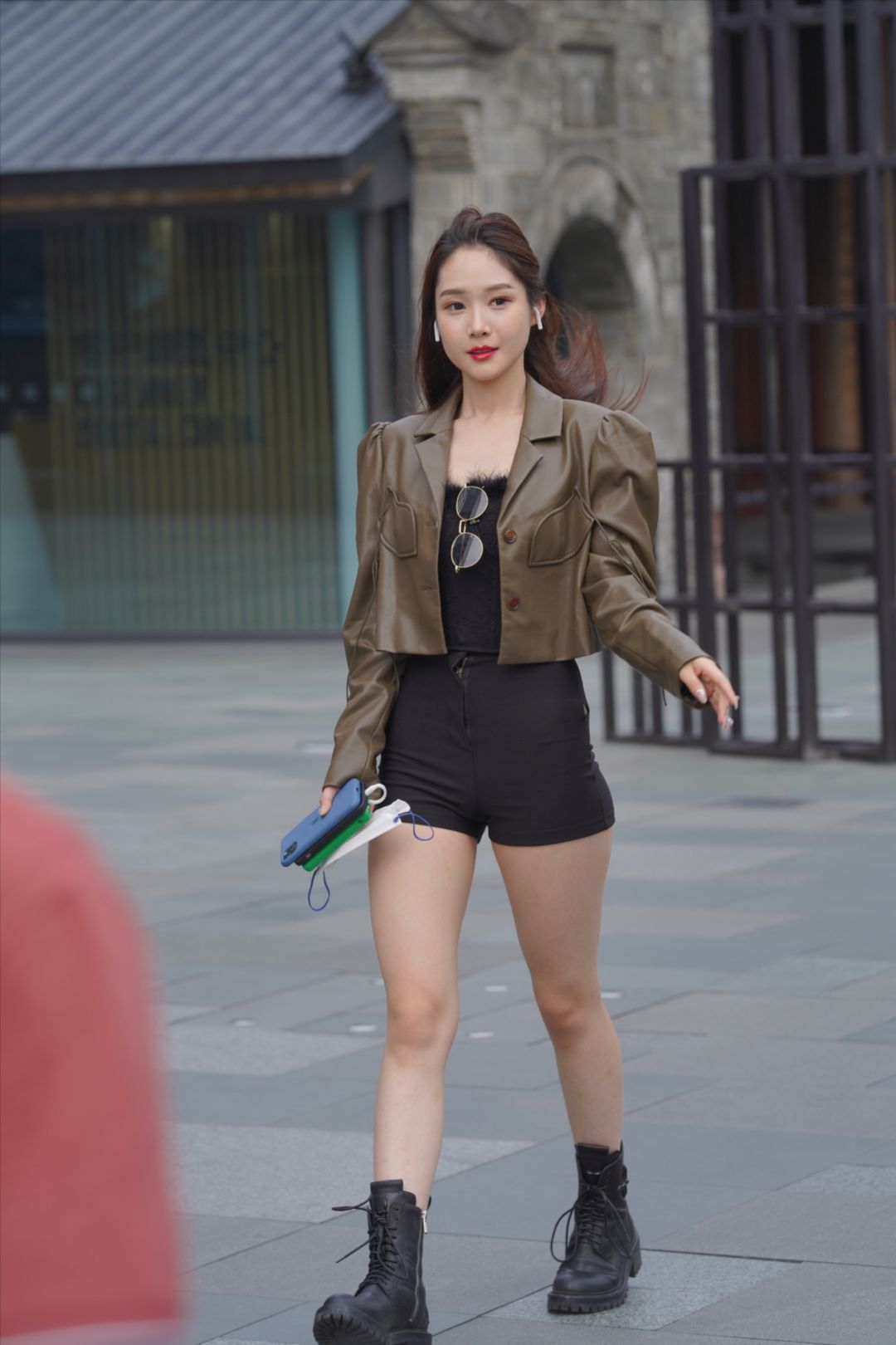 图片[2]-热裤露肩装-图满多