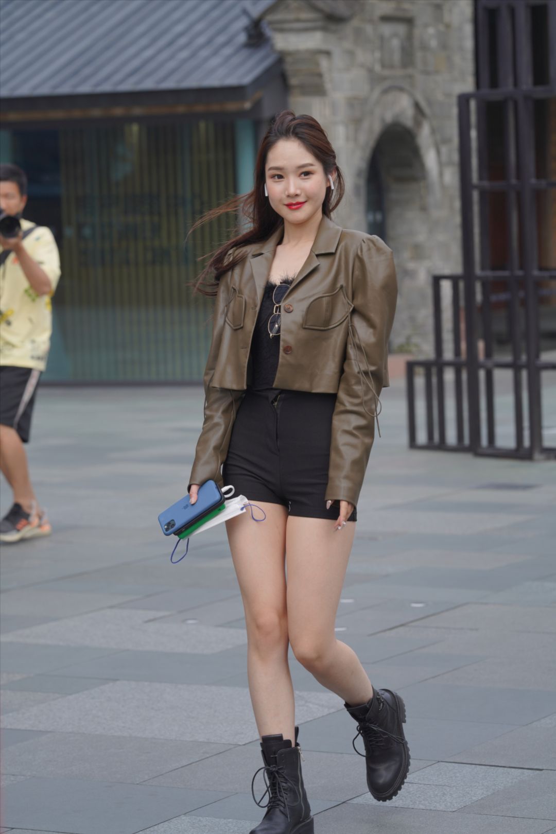 图片[3]-热裤露肩装-图满多