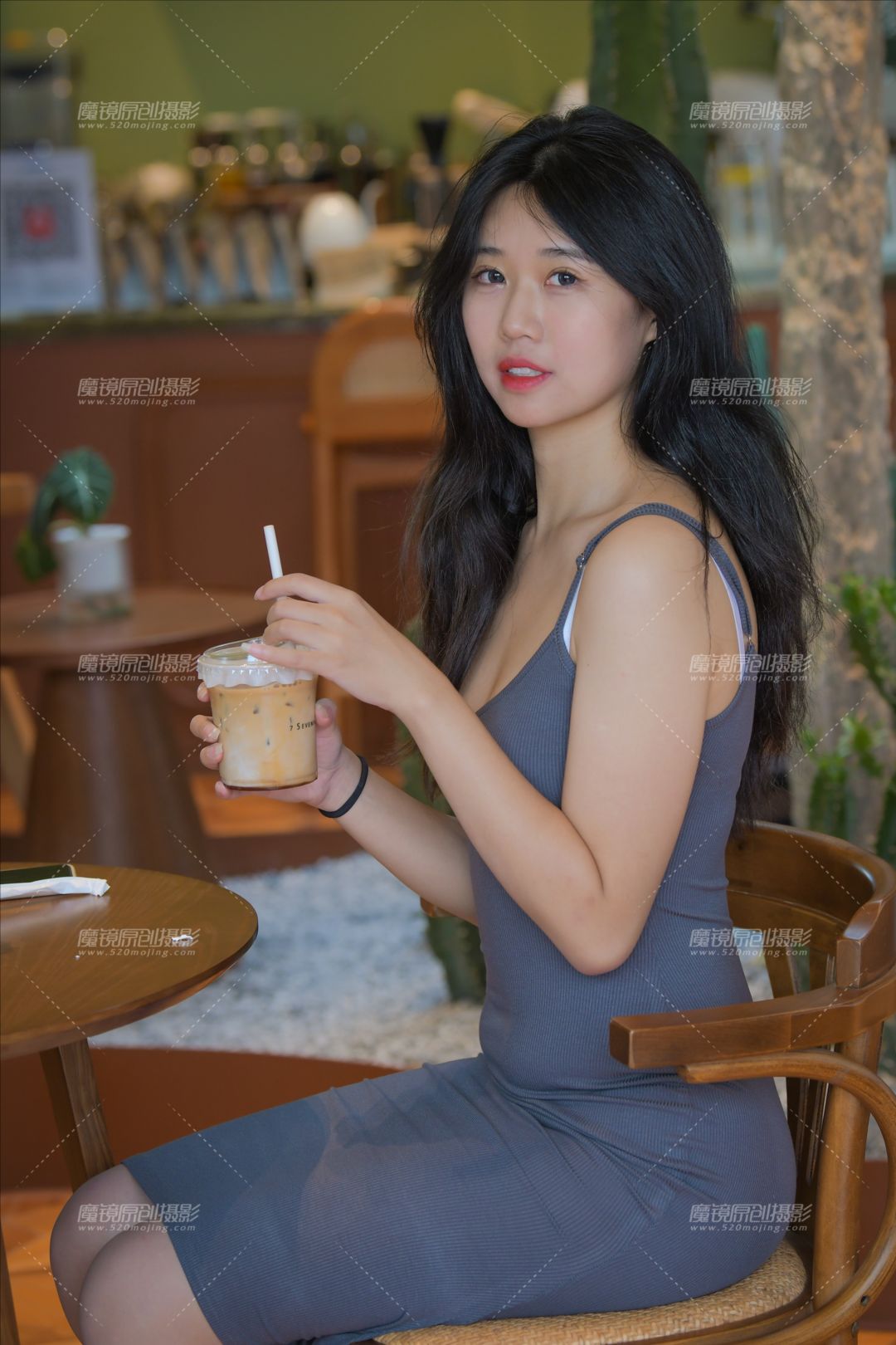 灰裙美女(套图+视频)-图满多