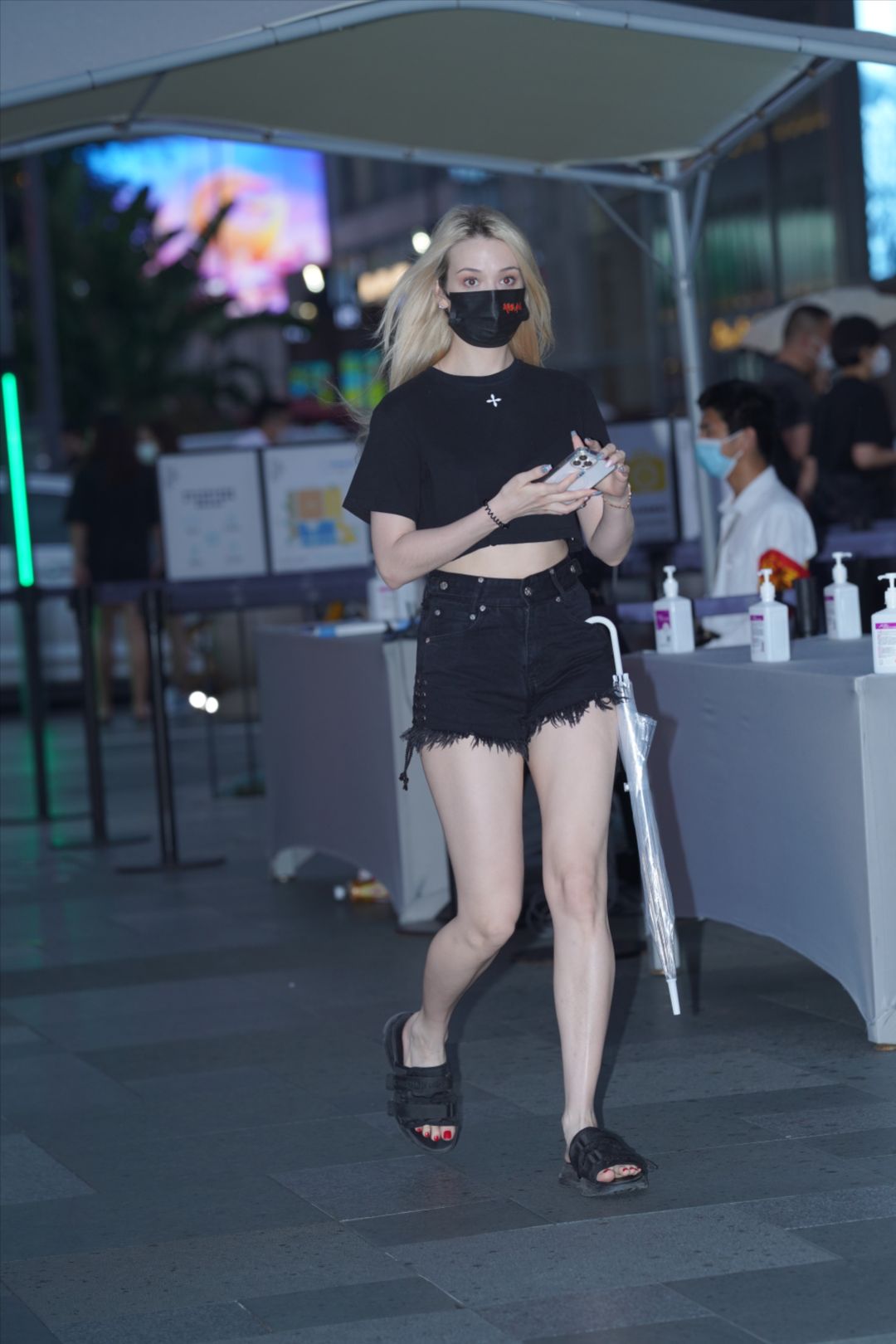 图片[2]-牛仔热裤美腿-图满多