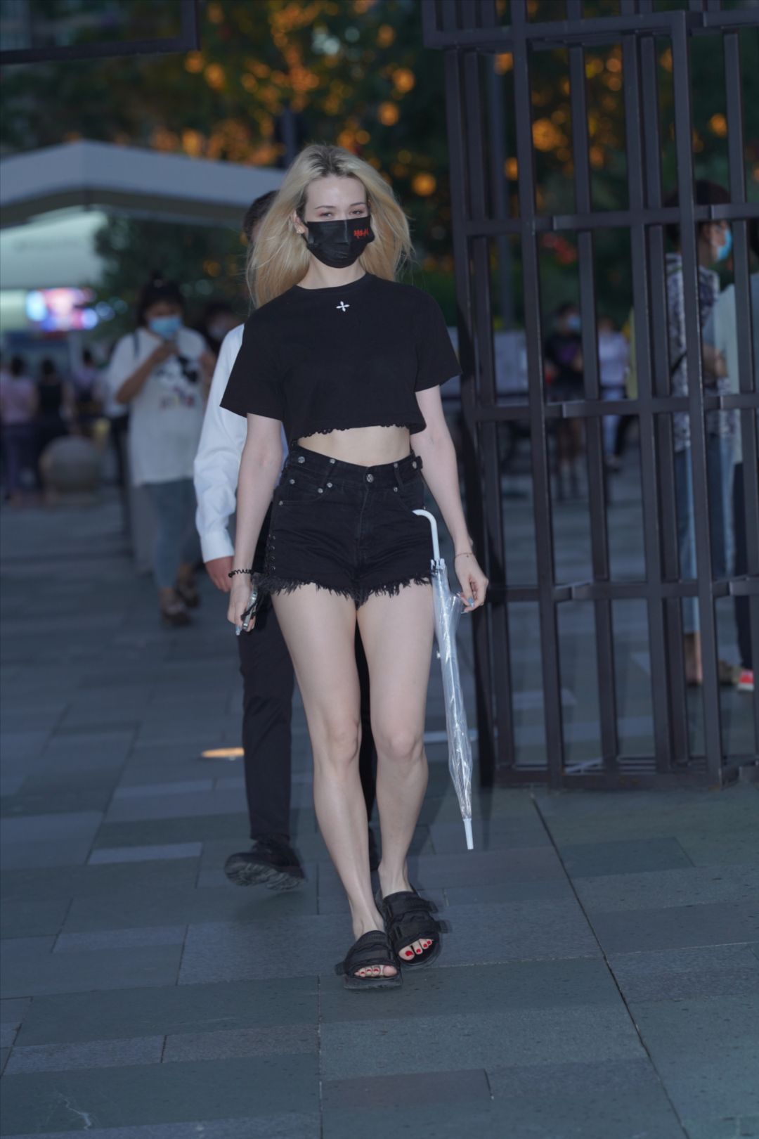 图片[4]-牛仔热裤美腿-图满多