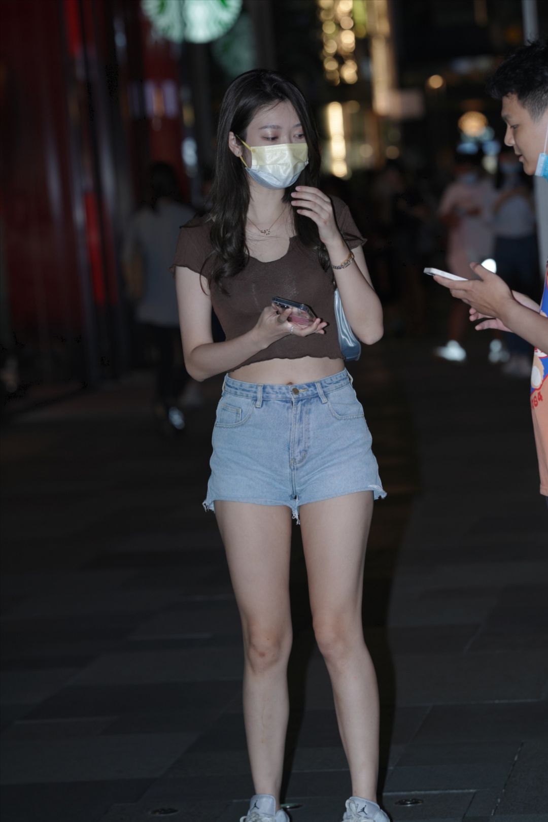 热裤女孩-图满多