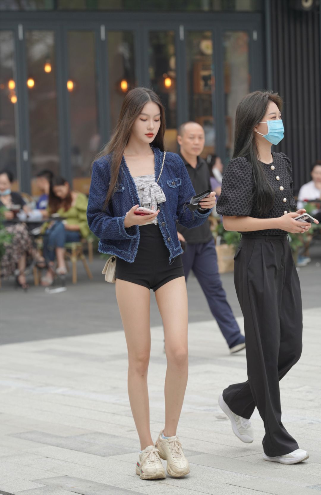 热裤大长腿美女-图满多