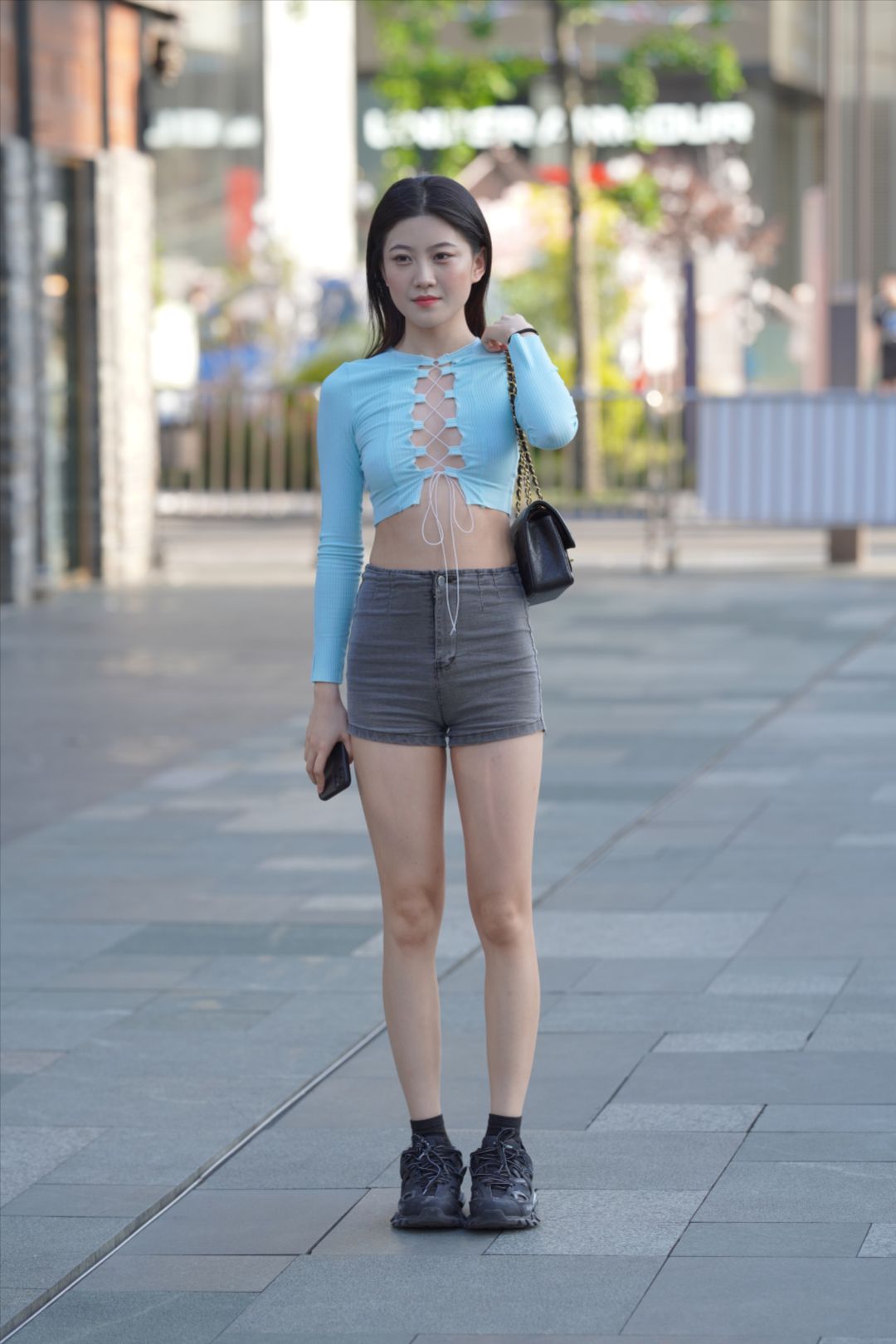 牛仔热裤大长腿-图满多