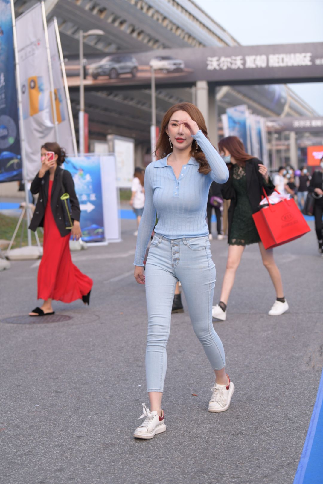 图片[3]-紧牛美女-图满多