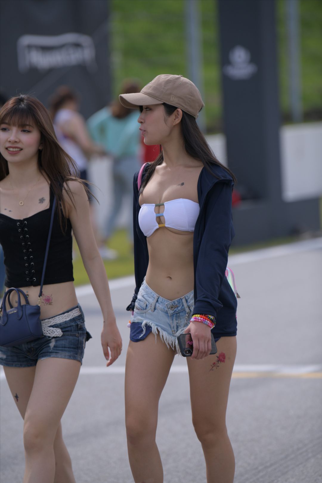 图片[4]-牛仔热裤妹子-图满多