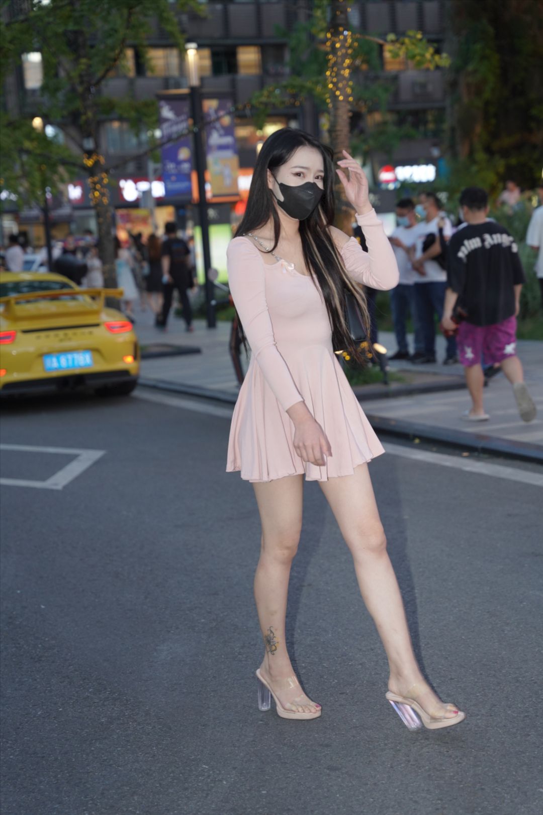 粉裙美眉-图满多