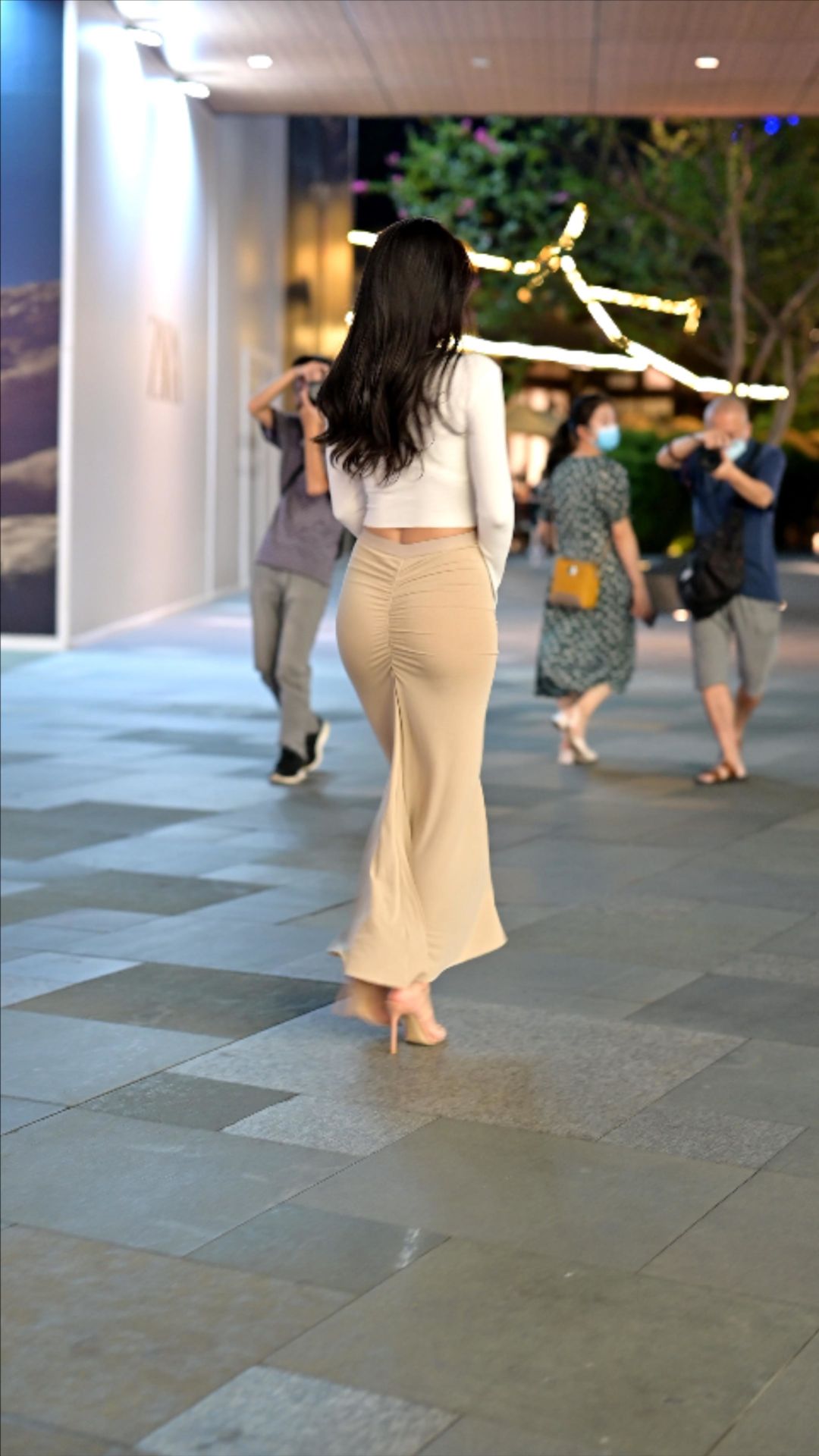 图片[3]-翘臀美女-图满多