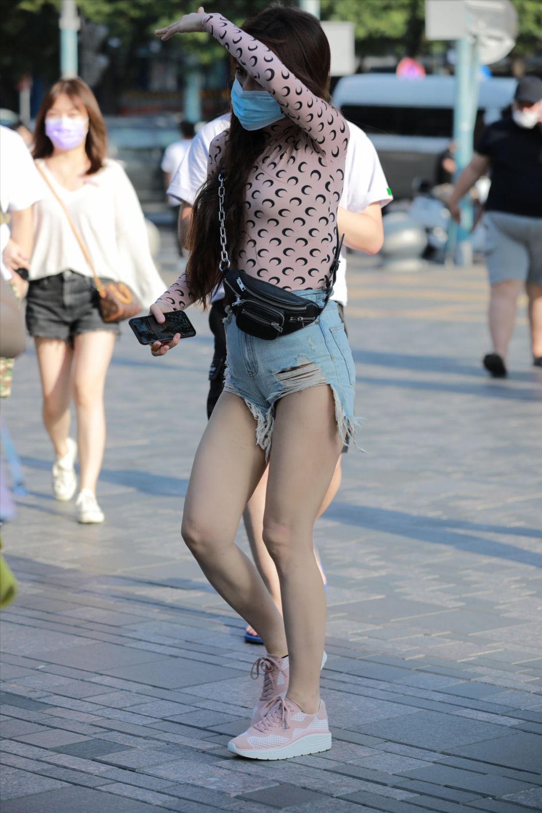 图片[4]-超性感蓝色牛仔热裤美女-图满多