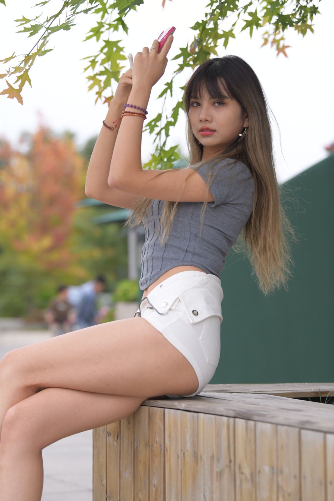 图片[2]-[一始专区] 白色热裤长腿女孩(套图+视频)-图满多