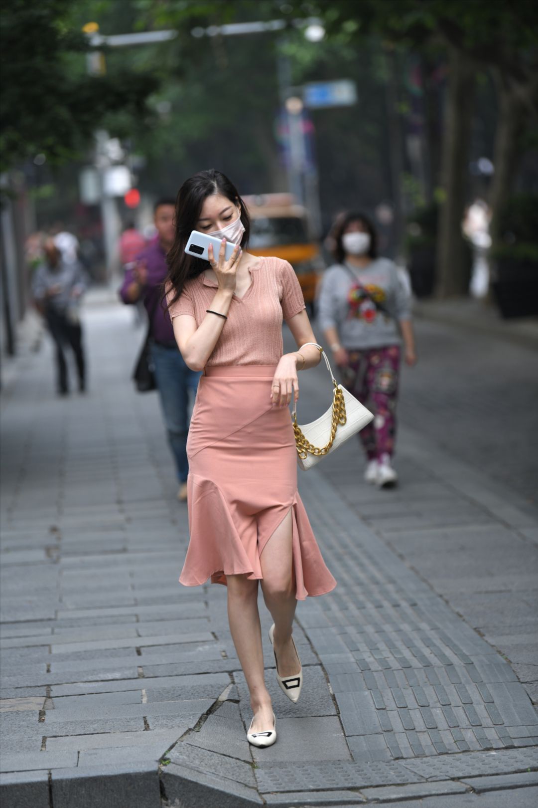 图片[2]-粉色连衣裙小姐-图满多