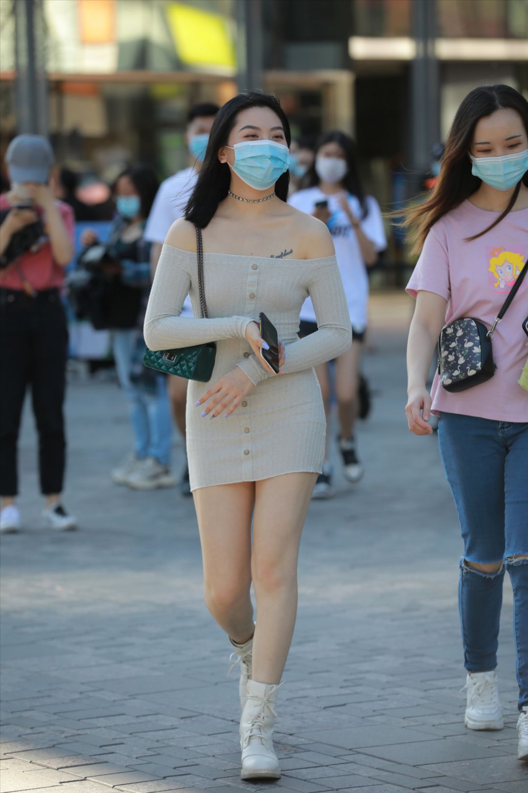 图片[2]-一字肩包臀裙美眉-图满多