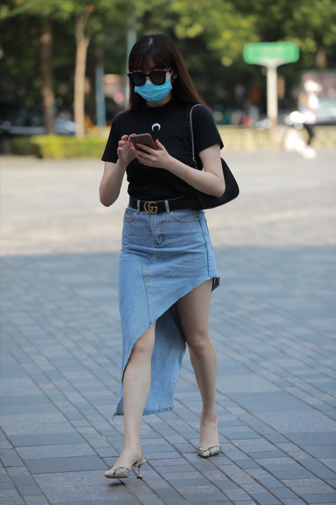 图片[4]-蓝牛仔裙高跟美女-图满多