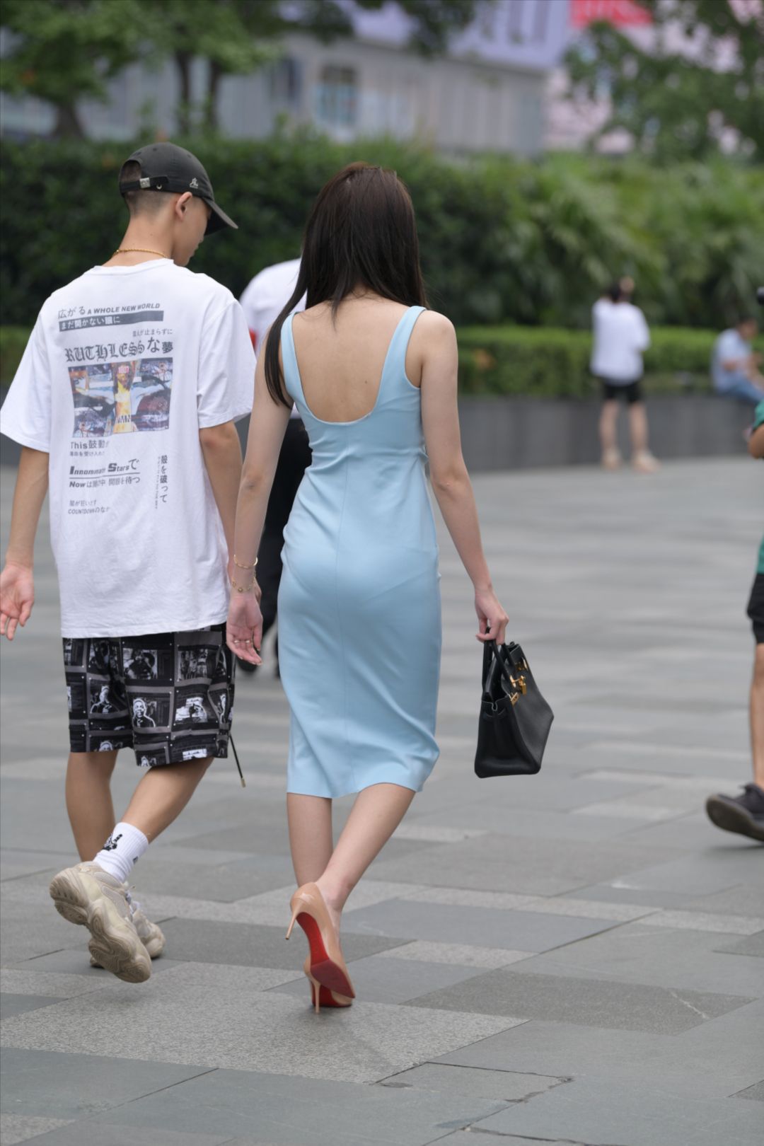 图片[5]-时尚靓丽蓝裙女友-图满多